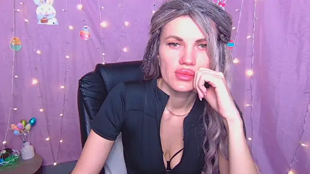 MilaLoona online show from April 10, 2026, 6:09 am