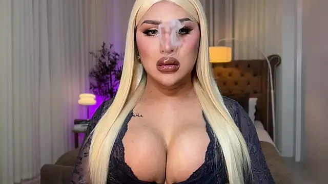 Snapshot of Your_Majesty_Tyra chatting on October 6, 2025, 4:46 am Your Majesty Tyra online show from October 6, 2025, 4:46 am