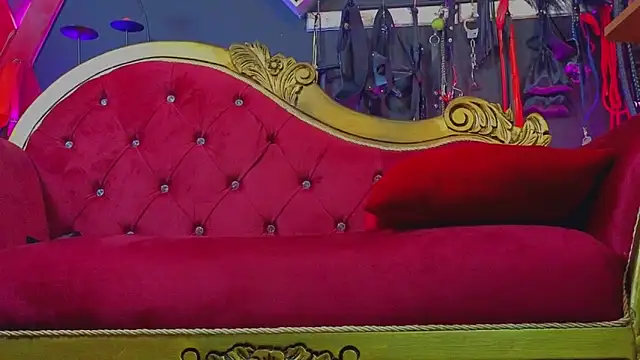 Snapshot of PerlaDivaio chatting on October 27, 2025, 2:40 pm PerlaDivaio online show from October 27, 2025, 2:40 pm