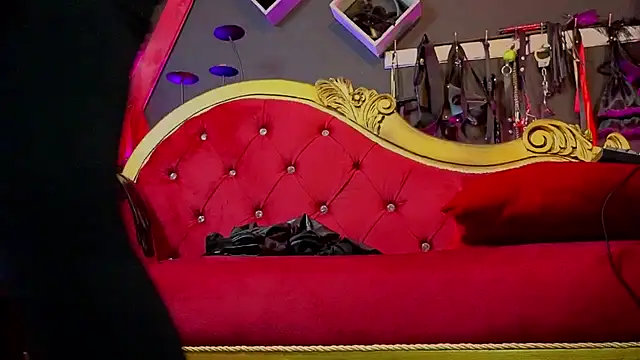 Snapshot of PerlaDivaio chatting on October 25, 2025, 2:07 pm PerlaDivaio online show from October 25, 2025, 2:07 pm