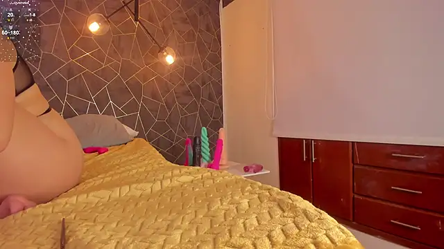 Snapshot of dayra_angels chatting on October 27, 2025, 8:10 pm dayra angels online show from October 27, 2025, 8:10 pm