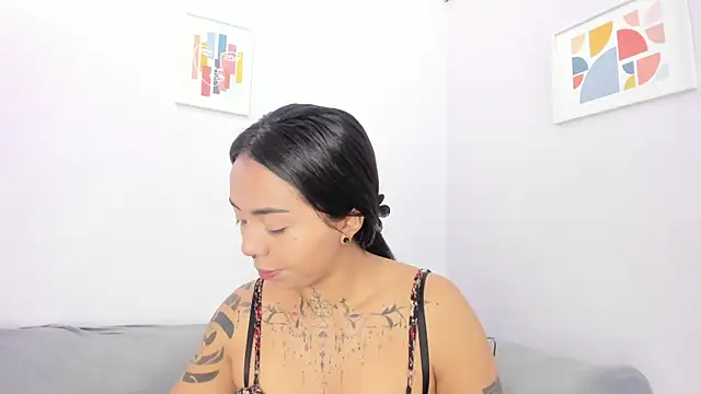 miss soffi  online show from September 22, 2025, 12:22 pm