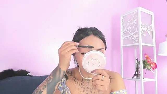 miss soffi  online show from September 24, 2025, 6:25 pm