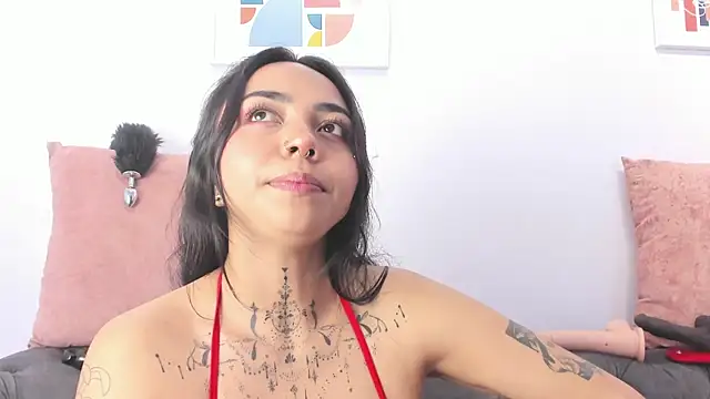 miss soffi  online show from January 17, 2025, 3:11 pm