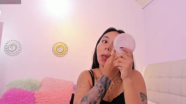 miss soffi  online show from January 29, 2025, 12:24 pm