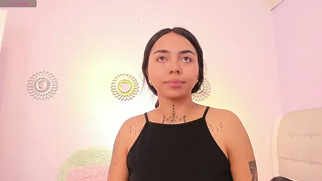 miss soffi  online show from January 22, 2025, 12:27 pm