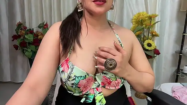 mahimagicdoll DESI online show from February 13, 2025, 6:48 pm