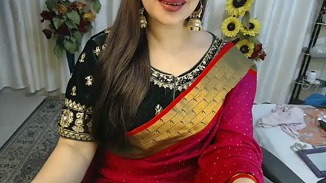 mahimagicdoll DESI online show from February 12, 2025, 11:18 am