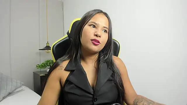 Snapshot of isabella_florez chatting on March 3, 2026, 12:01 pm isabella florez online show from March 3, 2026, 12:01 pm