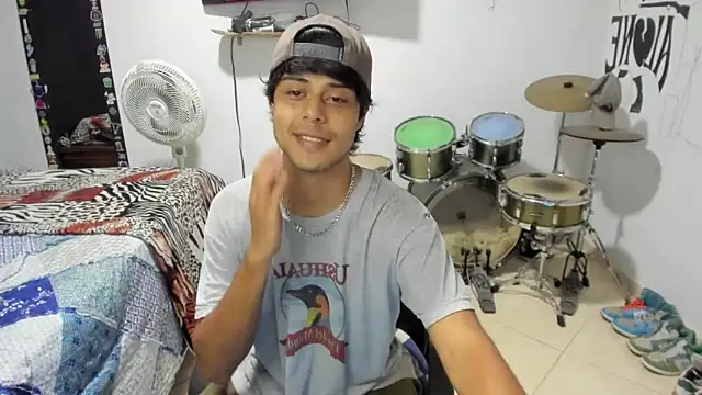 Zack falcon online show from September 25, 2025, 3:23 am