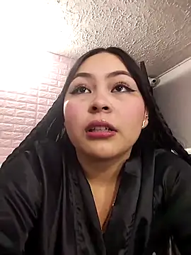 Hana    online show from November 11, 2025, 9:31 pm