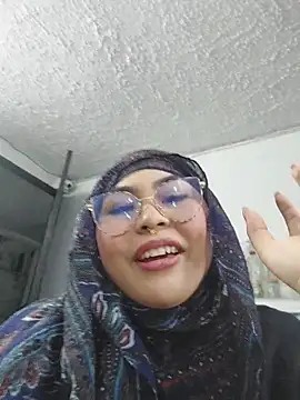 Hana    online show from April 16, 2026, 9:39 pm