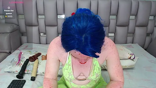 Snapshot of Kittywhiteass chatting on October 6, 2025, 10:32 pm Kittywhiteass online show from October 6, 2025, 10:32 pm