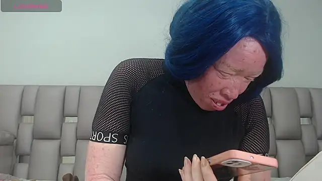 Snapshot of Kittywhiteass chatting on October 11, 2025, 12:33 am Kittywhiteass online show from October 11, 2025, 12:33 am