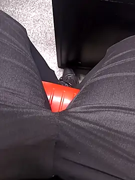 Snapshot of witchhunter1 chatting on October 6, 2025, 12:34 am witchhunter1 online show from October 6, 2025, 12:34 am