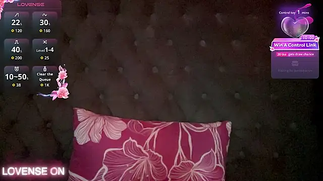 Snapshot of QUEEN_LILITH chatting on February 16, 2026, 9:19 am QUEEN LILITH online show from February 16, 2026, 9:19 am