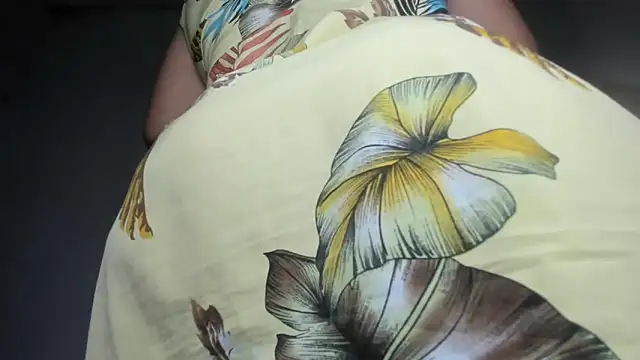 Snapshot of alexandra_mommy chatting on October 1, 2025, 9:29 pm alexandra mommy online show from October 1, 2025, 9:29 pm