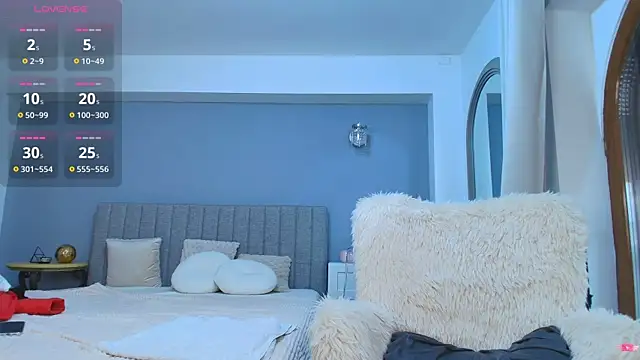 Anna Lewis online show from November 13, 2025, 6:39 am