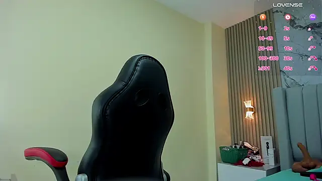 Snapshot of MAGIEVANS1 chatting on October 28, 2025, 12:48 pm MAGIEVANS1 online show from October 28, 2025, 12:48 pm