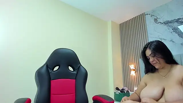 Snapshot of MAGIEVANS1 chatting on October 20, 2025, 12:38 pm MAGIEVANS1 online show from October 20, 2025, 12:38 pm