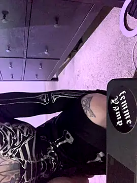 Kik SickSlut88 online show from October 28, 2025, 11:03 pm