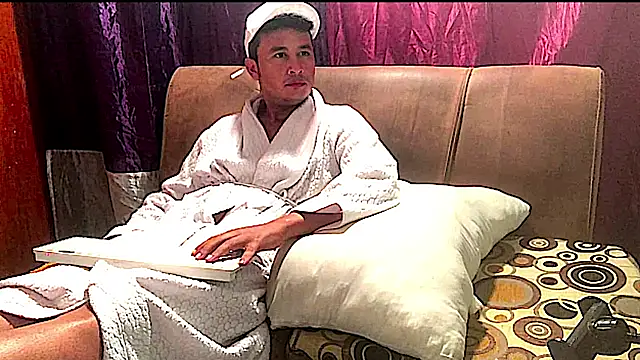 Snapshot of camilovaron chatting on February 6, 2025, 12:33 am camilovaron online show from February 6, 2025, 12:33 am