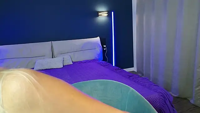 Snapshot of ZoeGrant chatting on September 22, 2025, 7:42 pm ZoeGrant online show from September 22, 2025, 7:42 pm