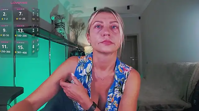 Snapshot of ZoeGrant chatting on October 1, 2025, 7:51 pm ZoeGrant online show from October 1, 2025, 7:51 pm