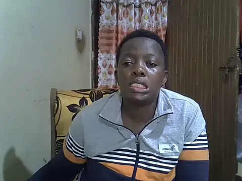 Snapshot of Ebonyceline chatting on October 16, 2025, 8:17 pm Ebonyceline online show from October 16, 2025, 8:17 pm