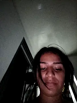 Snapshot of AnnRosse18 chatting on February 19, 2025, 2:23 am AnnRosse18 online show from February 19, 2025, 2:23 am