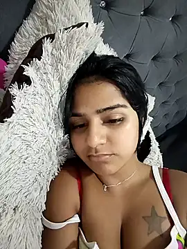 Snapshot of AnnRosse18 chatting on January 30, 2025, 9:04 pm AnnRosse18 online show from January 30, 2025, 9:04 pm