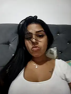 Snapshot of AnnRosse18 chatting on February 6, 2025, 6:56 pm AnnRosse18 online show from February 6, 2025, 6:56 pm