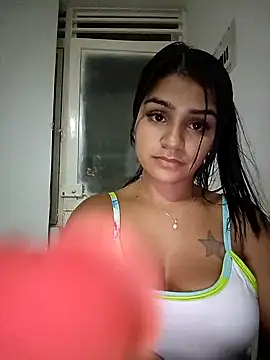 Snapshot of AnnRosse18 chatting on February 9, 2025, 2:17 am AnnRosse18 online show from February 9, 2025, 2:17 am