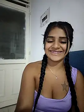 Snapshot of AnnRosse18 chatting on February 1, 2025, 1:12 am AnnRosse18 online show from February 1, 2025, 1:12 am