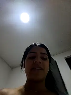 Snapshot of AnnRosse18 chatting on February 1, 2025, 2:13 pm AnnRosse18 online show from February 1, 2025, 2:13 pm