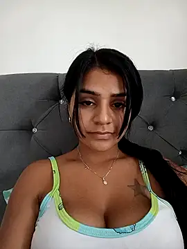 Snapshot of AnnRosse18 chatting on February 8, 2025, 3:53 pm AnnRosse18 online show from February 8, 2025, 3:53 pm