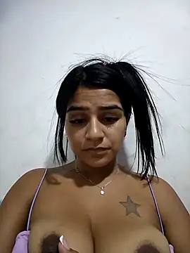Snapshot of AnnRosse18 chatting on February 18, 2025, 10:14 pm AnnRosse18 online show from February 18, 2025, 10:14 pm