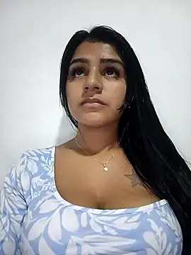 Snapshot of AnnRosse18 chatting on January 17, 2025, 2:39 pm AnnRosse18 online show from January 17, 2025, 2:39 pm