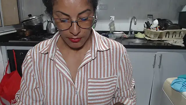 kateleyagrey online show from November 13, 2025, 7:29 pm