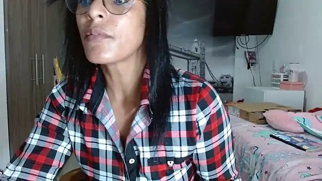 kateleyagrey online show from January 18, 2025, 2:03 am