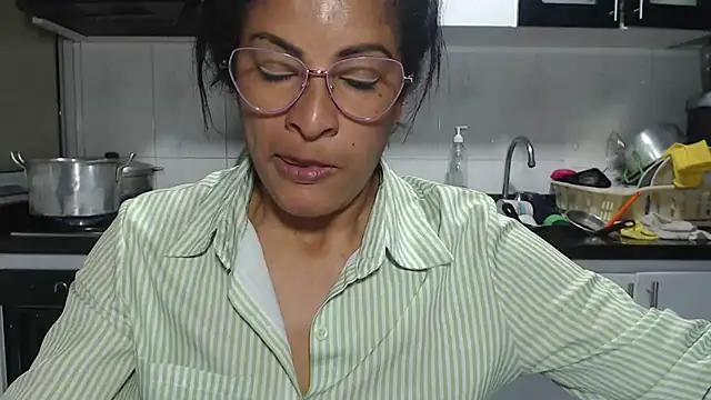 kateleyagrey online show from March 18, 2026, 11:48 pm