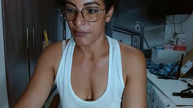 kateleyagrey online show from February 10, 2025, 9:47 pm