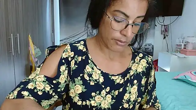 kateleyagrey online show from January 21, 2025, 9:46 pm