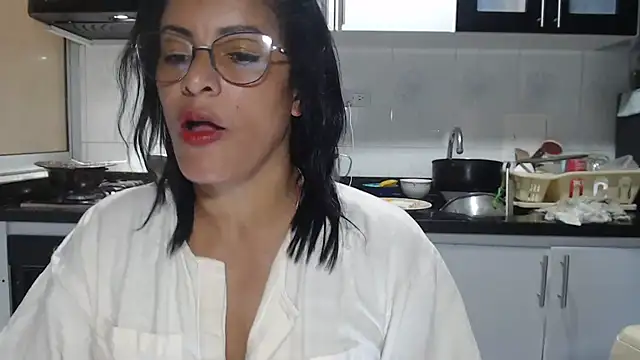 kateleyagrey online show from November 29, 2025, 8:09 pm