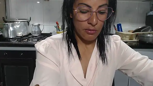 kateleyagrey online show from April 13, 2026, 7:51 pm