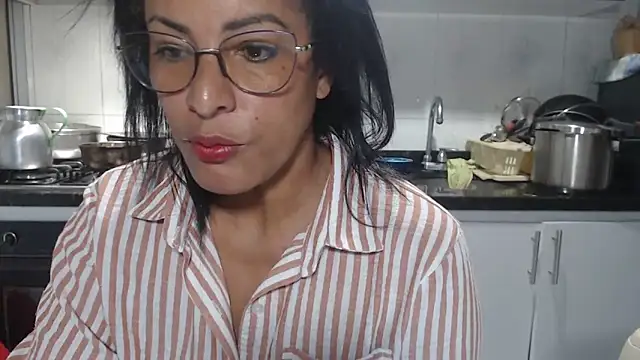 kateleyagrey online show from November 7, 2025, 7:51 pm