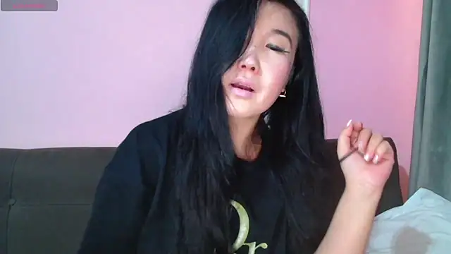 Snapshot of Bet_Lu chatting on October 15, 2025, 4:44 am Bet Lu online show from October 15, 2025, 4:44 am