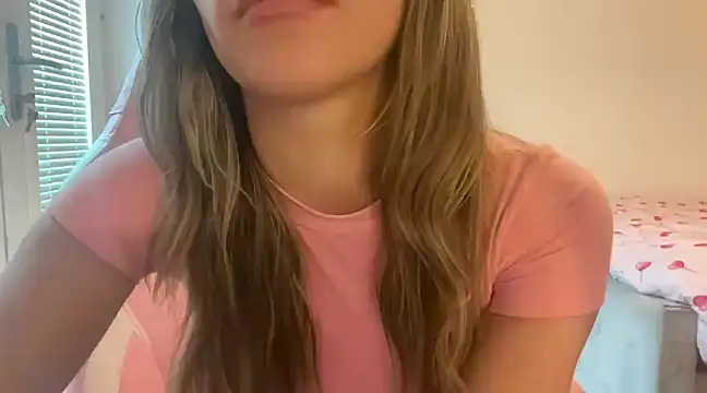 Snapshot of Lillymariee chatting on February 15, 2025, 12:11 pm Lillymariee online show from February 15, 2025, 12:11 pm