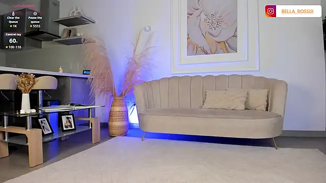 Snapshot of BellaRossii chatting on October 24, 2025, 1:04 am BellaRossii online show from October 24, 2025, 1:04 am