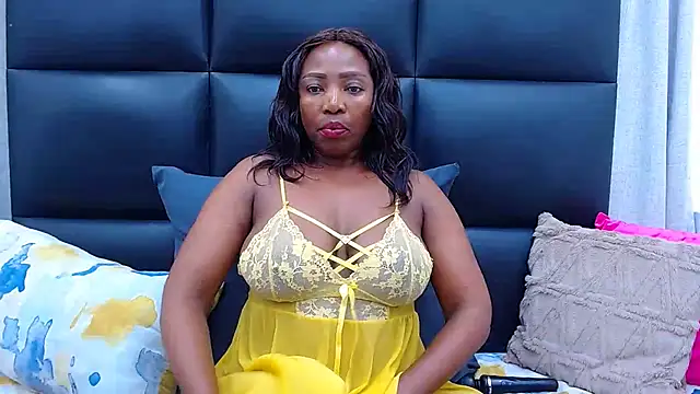 Snapshot of CURVYMATURED42 chatting on February 25, 2026, 7:03 pm CURVYMATURED42 online show from February 25, 2026, 7:03 pm